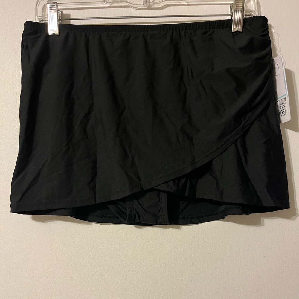 Women’s Freshwater Black Skirted Swim Bottom (NWT)
